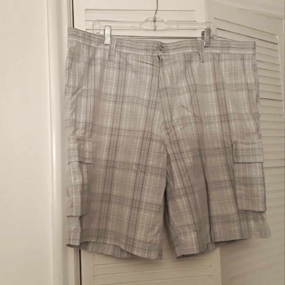 Dockers Cargo Shorts 42